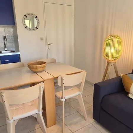 T2 A 6 Min A Pied De La Avec Piscine Apartmán Le Lavandou